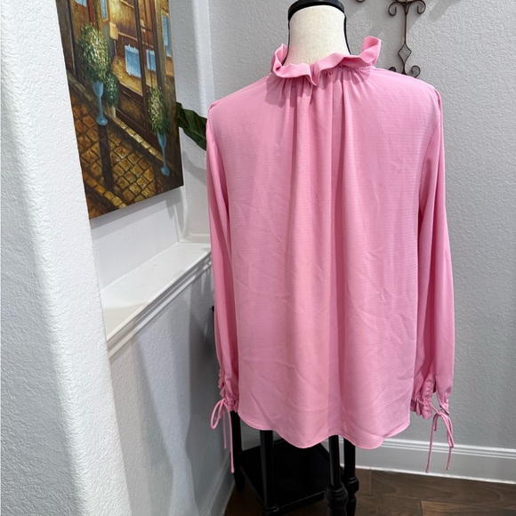 Pink Ruffled Women's Top, Size SMALL by Gibson Latimer - Picture 4 of 6